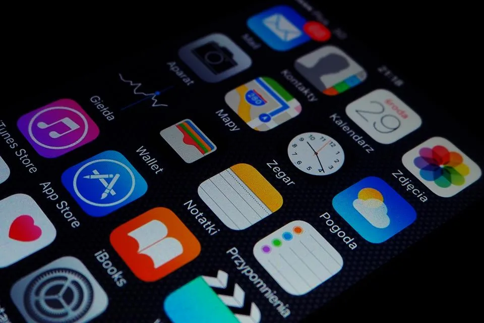 Close up of app icons on a smartphone home screen, the kind of apps Gemini 4 Argon can now connect to